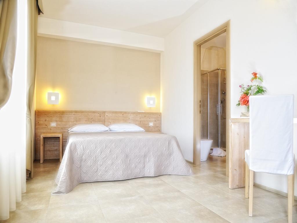 سانتا ماريا نافاريز B&B Le Cale الغرفة الصورة